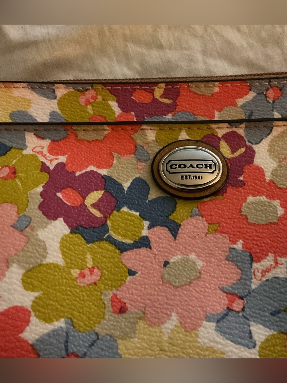 COACH Rare Retired Floral Print L Wristlet Medallion&Hang Tag Pink Satin Lining - Picture 8 of 15